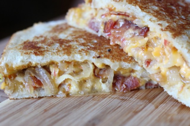 Grilled Cheese with Apple, Bacon and Caramelized Onion