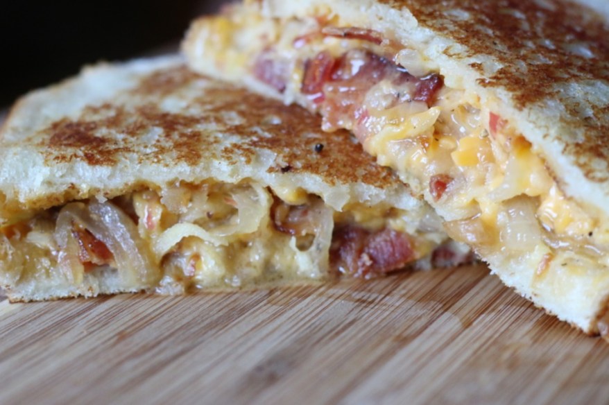 Grilled Cheese with Apple, Bacon and Caramelized Onion