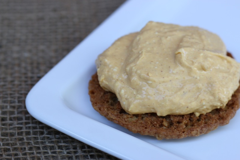 Oatmeal Pumpkin Cookie Sandwich