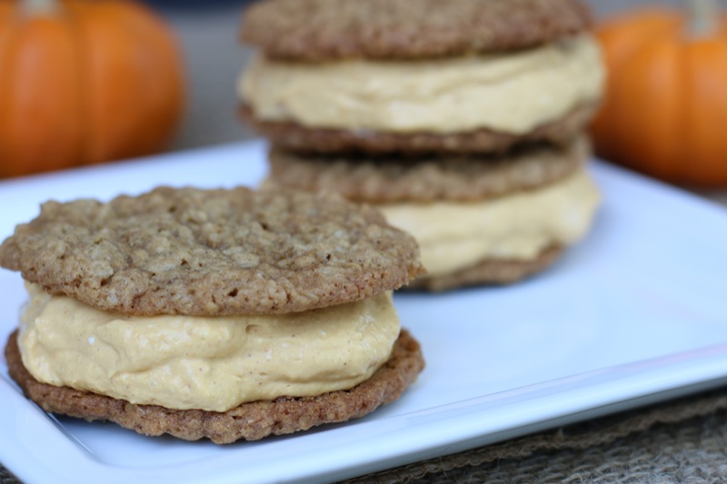 Oatmeal Pumpkin Cookie Sandwich